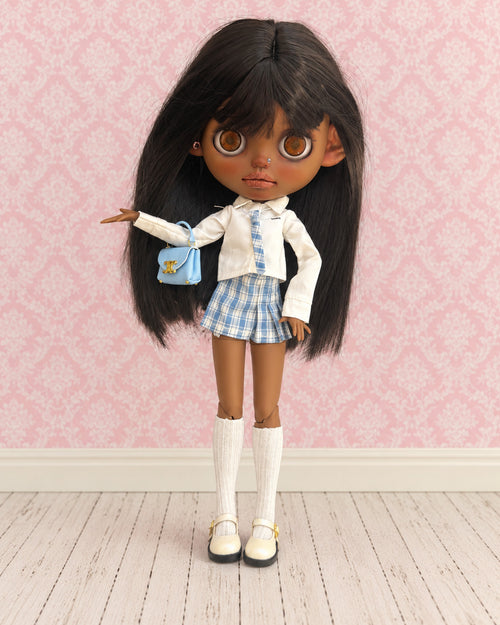 Juno — AI-edited full-body studio presentation based on actual doll photographs. Pink scenery is not included; see real photographs and video for actual item details and condition.