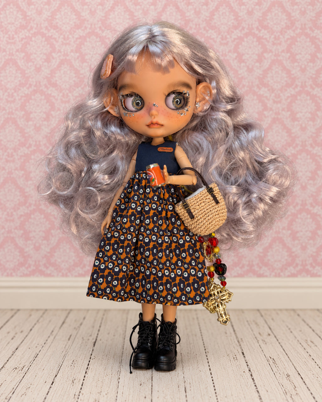 Silver — AI-edited full-body studio presentation based on actual doll photographs. Pink scenery is not included; see real photographs and video for actual item details and condition.